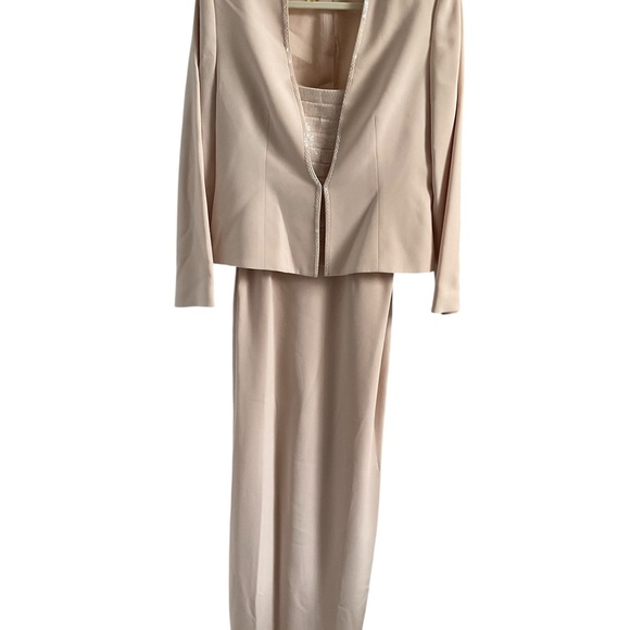 Elegant Cream Formal Dress Blush Color Size 10 - Picture 1 of 6